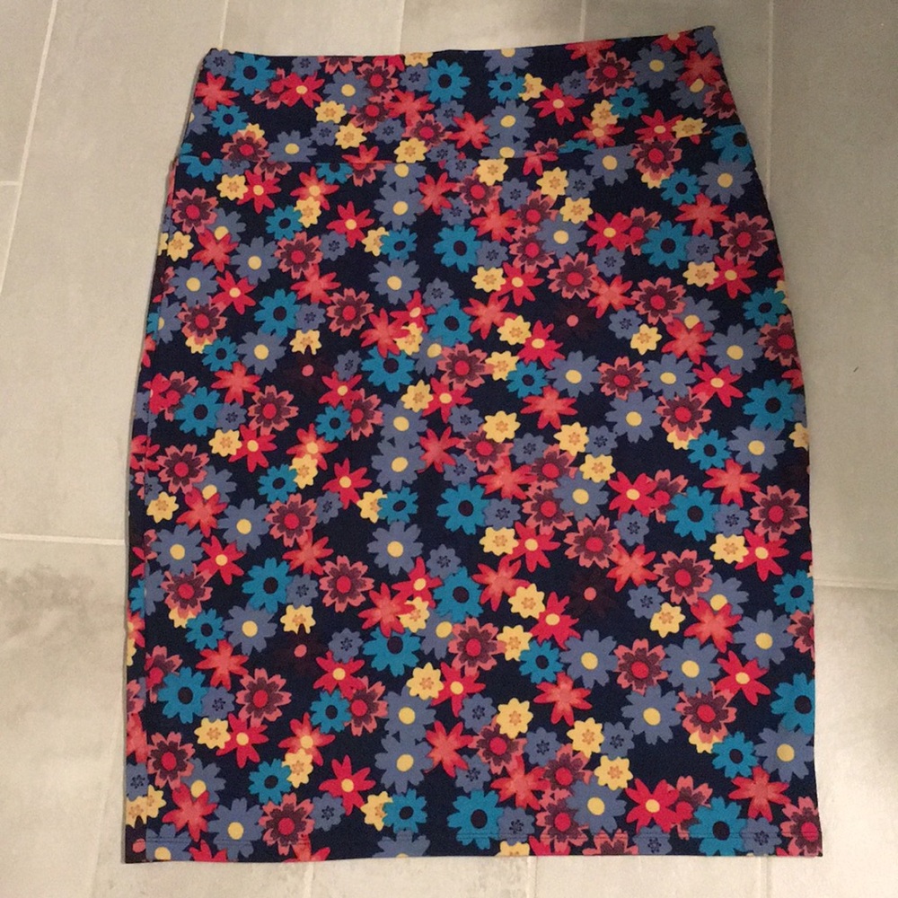 LulaRoe Cassie pencil skirt